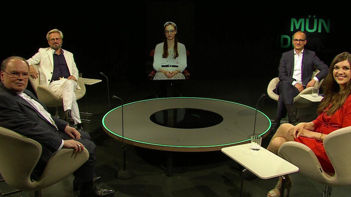 In der Talk-Sendung "Münchner Runde" hat sich Bischof Bertram den Fragen des BR-Chefredakteurs, Christian Nitsche, gestellt. (Foto: BR) 