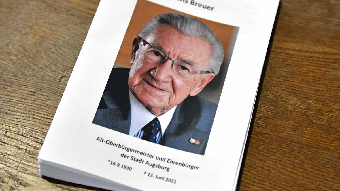 + Hans Breuer, Oberbürgermeister (1972-1990) und Ehrenbürger der Stadt Augsburg. (Foto: Nicolas Schnall / pba)
