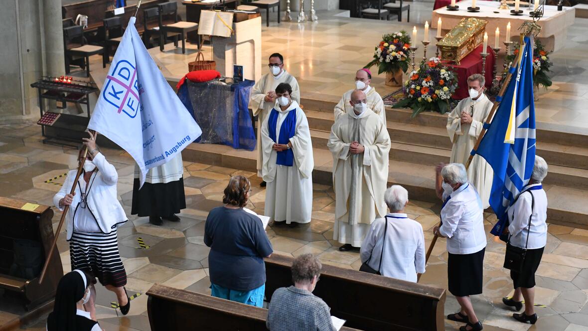 Den Gottesdienst zur traditionellen Frauenwallfahrt am Mittwochmorgen in der Ulrichswoche feierte heuer Bischof Bertram mit den Frauen des KDFB, aus Stadt und Umkreis. (Foto: Maria Steber / pba)