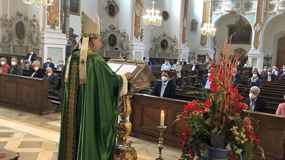 Bischof Bertram während der Predigt in der Studienkirche in Dillingen. (Foto: Johann-Michael-Sailer-Gymnasium)