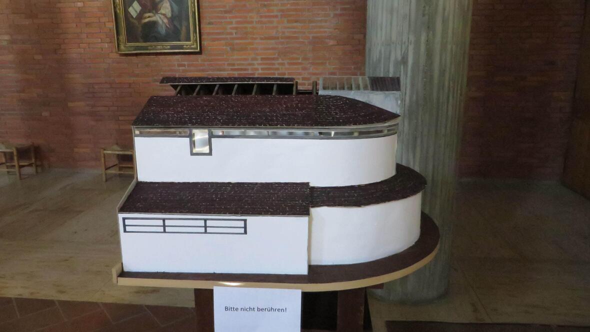 Das Kirchenmodell ist Teil der Ausstellung über Alexander Freiherr von Branca.