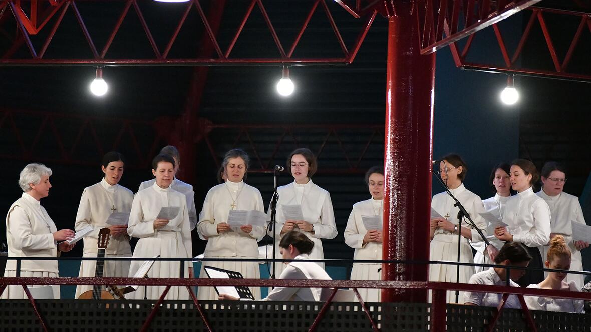 Der Gottesdienst wurde von Ordensschwestern der Familie Mariens musikalisch gestaltet.