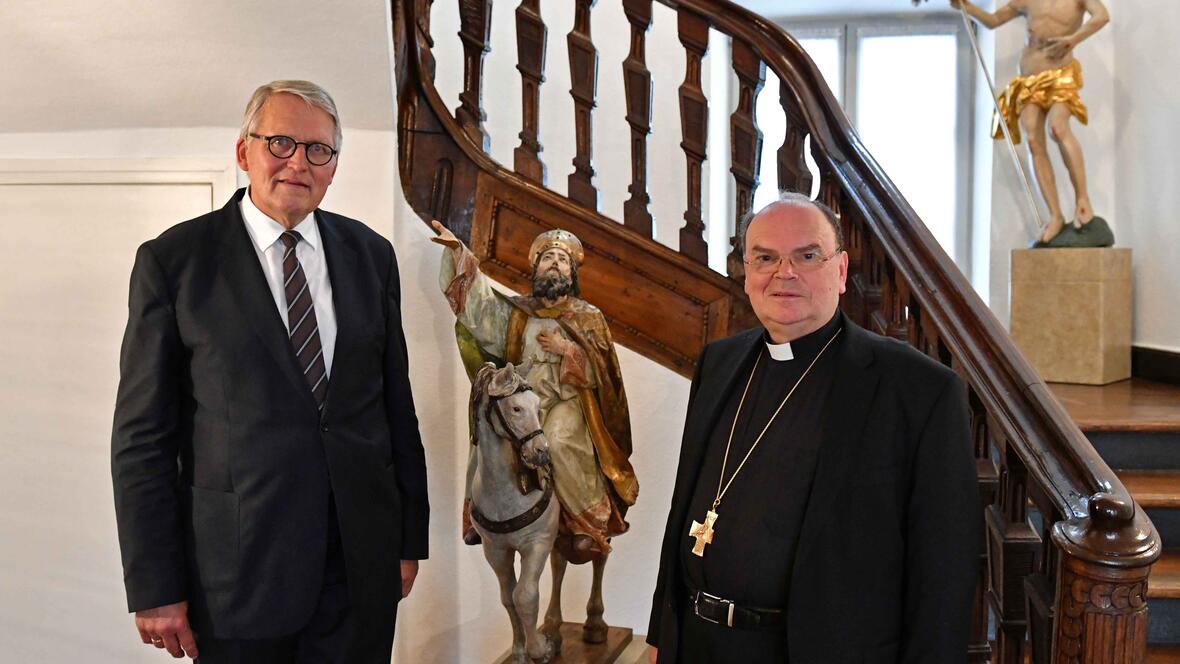 Prof. Dr. Thomas Sternberg zu Gast bei Bischof Bertram. (Foto: Nicolas Schnall / pba)