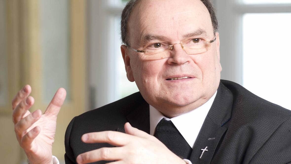 Im Gespräch: Bischof Dr. Bertram Meier. (Foto: Bernd Müller / pba)