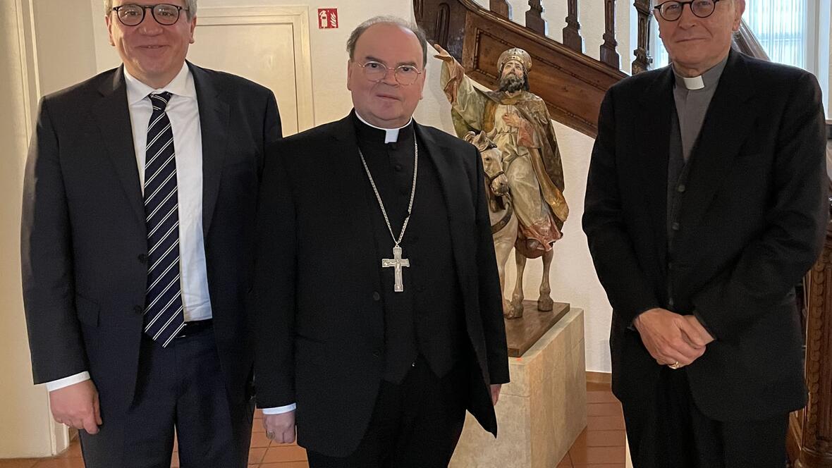 (v.l.) Dr. Cesare G. Zucconi, Bischof Dr. Bertram Meier und Bischof Dr. Ambrogio Spreafico (Foto: Lorena Schmuttermeier).