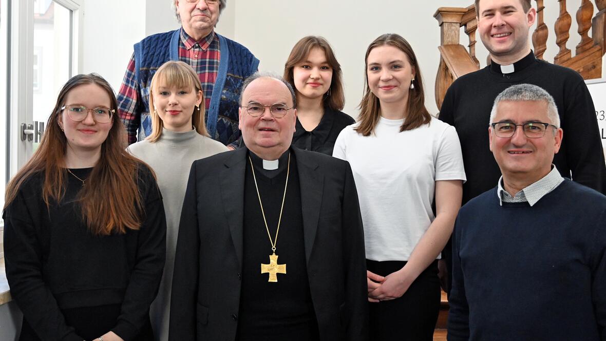 Die kleine Delegation wurde von Bischof Bertram herzlich in Augsburg begrüßt. (Foto: Leander Stork / pba) 