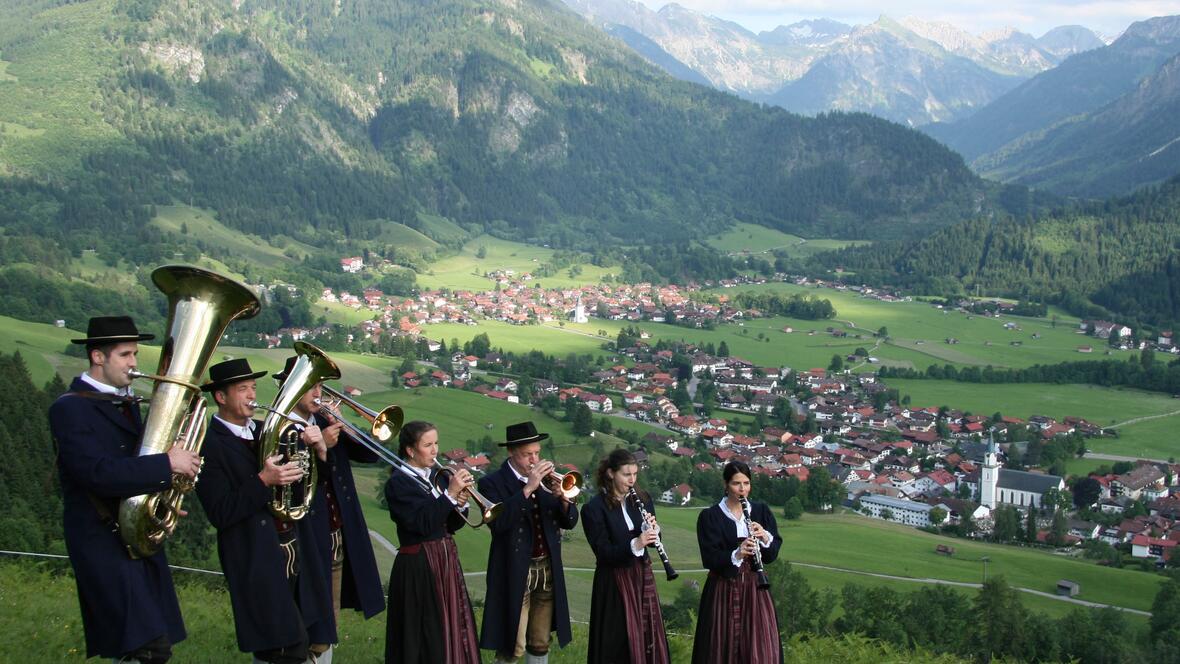 In den Monaten Mai bis Oktober gibt es im Bistum Augsburg wieder zahlreiche Bergmessen, ökumenische Gottesdienste und spirituelle Angebote im Freien. (Foto: Alexandra Haug)
