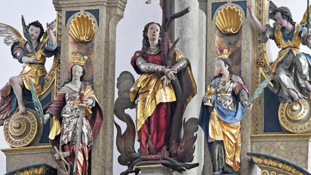 Darstellung der Heiligen Afra auf einem Altar der Ulrichsbasilika (Foto: Romana Kröling / pba)