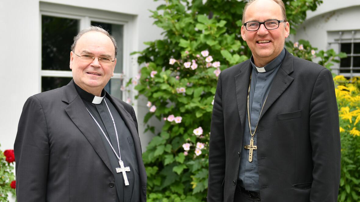 Bischof Bertram mit seinem Innsbrucker Amtsbruder Hermann Glettler (Foto: Julian Schmidt / pba)