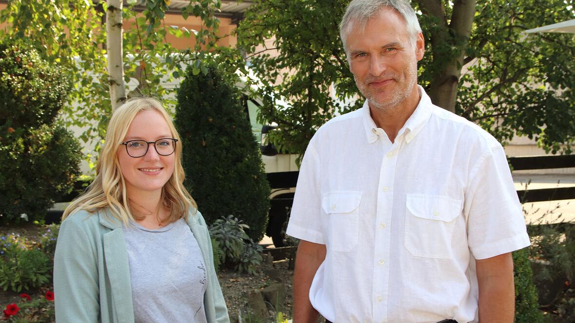 Anna Wirth und Rainer Heider begleiten als Sozialarbeiter die Bewohner in ihrem Alltag (Foto: Bernhard Gattner / Caritas Augsburg)