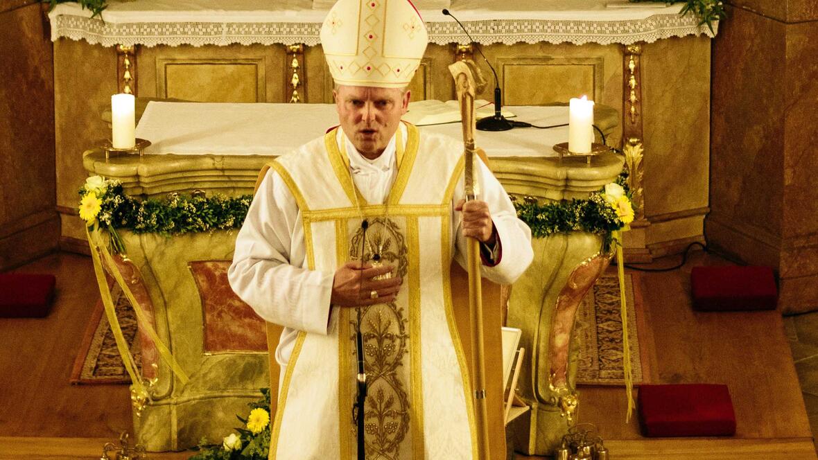 Weihbischof Wörner bei der Feier zu 50 Jahre Altarweihe in Schöffau. (Foto: Anna-Lisa Buchberger)