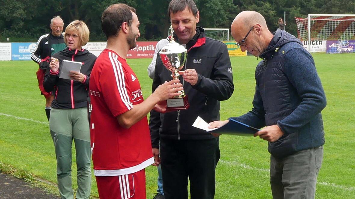 Bayerische Klerusmeisterschaften in Lam: Bistum Augsburg holt siebten Titel und ist Rekordsieger