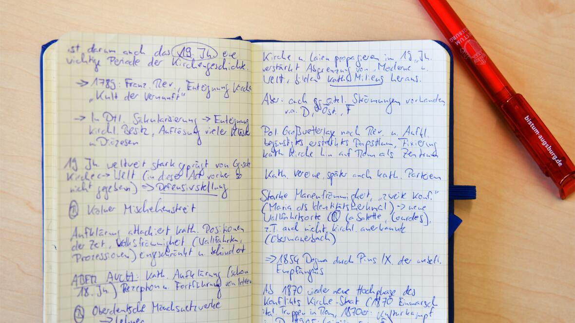 Theologie im Fernkurs (Symbolbild: Julian Schmidt / pba)