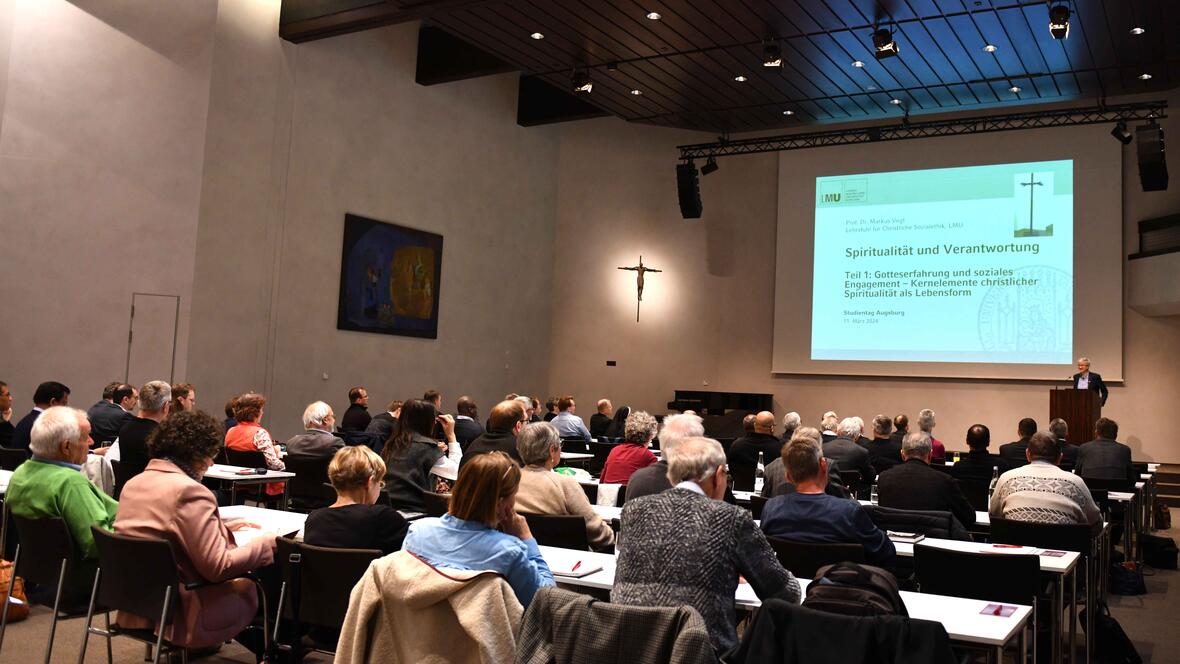 Der Vortrag von Prof. Dr. Markus Vogt gab strukturiert Einblicke in die Verbindung von Spiritualität und Verantwortung. 