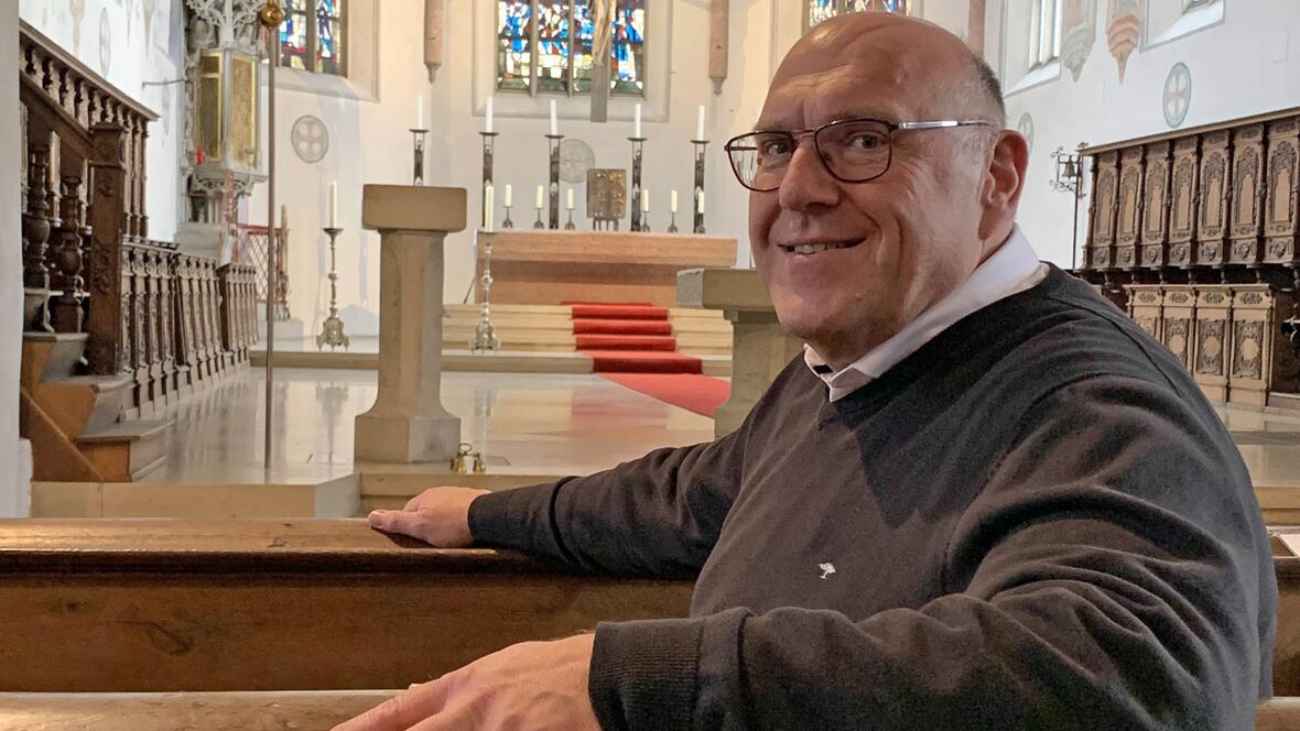 Dekan Neuner bedeutet der Blick auf die ausgebreiteten Hände Jesu viel. (Fotos: Viktoria Zäch / pba) 