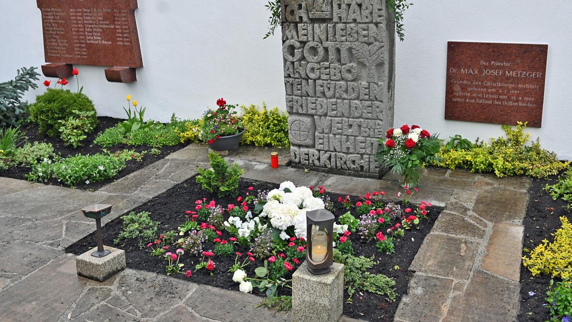 Max Josef Metzger wurde 1968 auf den Friedhof in Meitingen umgebettet. 