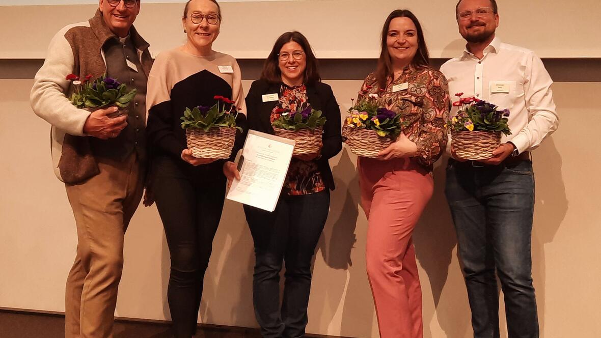 In das fünfköpfige Vorstandsgremium wurden gewählt (v.links): Achim Renninger, Martina Ulsperger, Christiane Kanefzky, Johanna Roth und Christian Weh. (Foto: Walter Mück)