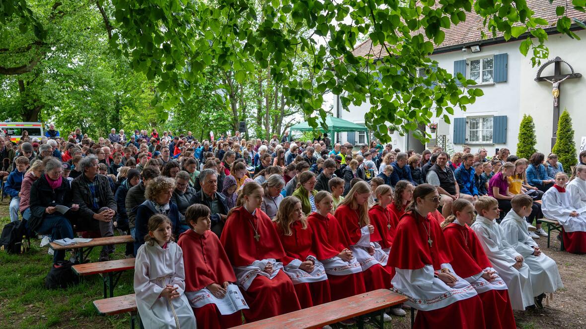 Zahlreiche Jugendliche und junge Erwachsene nehmen jedes Jahr bei der Jugendwallfahrt teil.