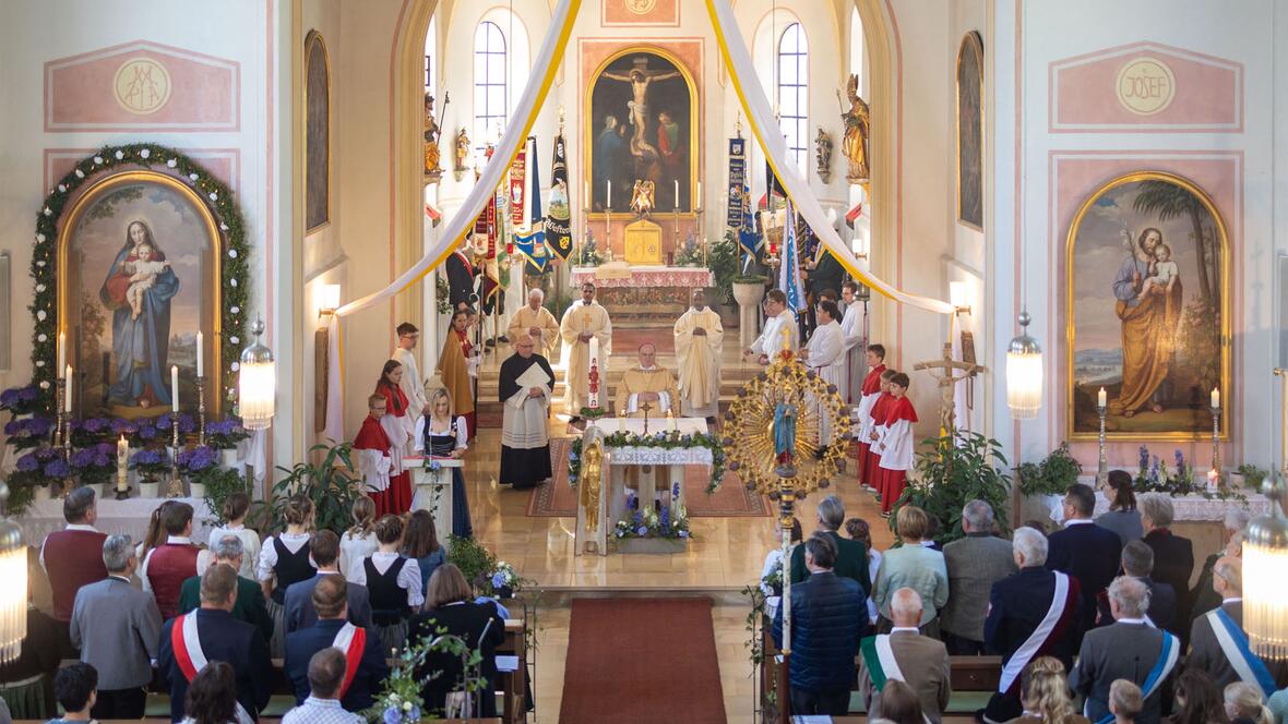 Die Gottesdienstfeier fand in der Pfarrkirche St. Michael in Westendorf statt.