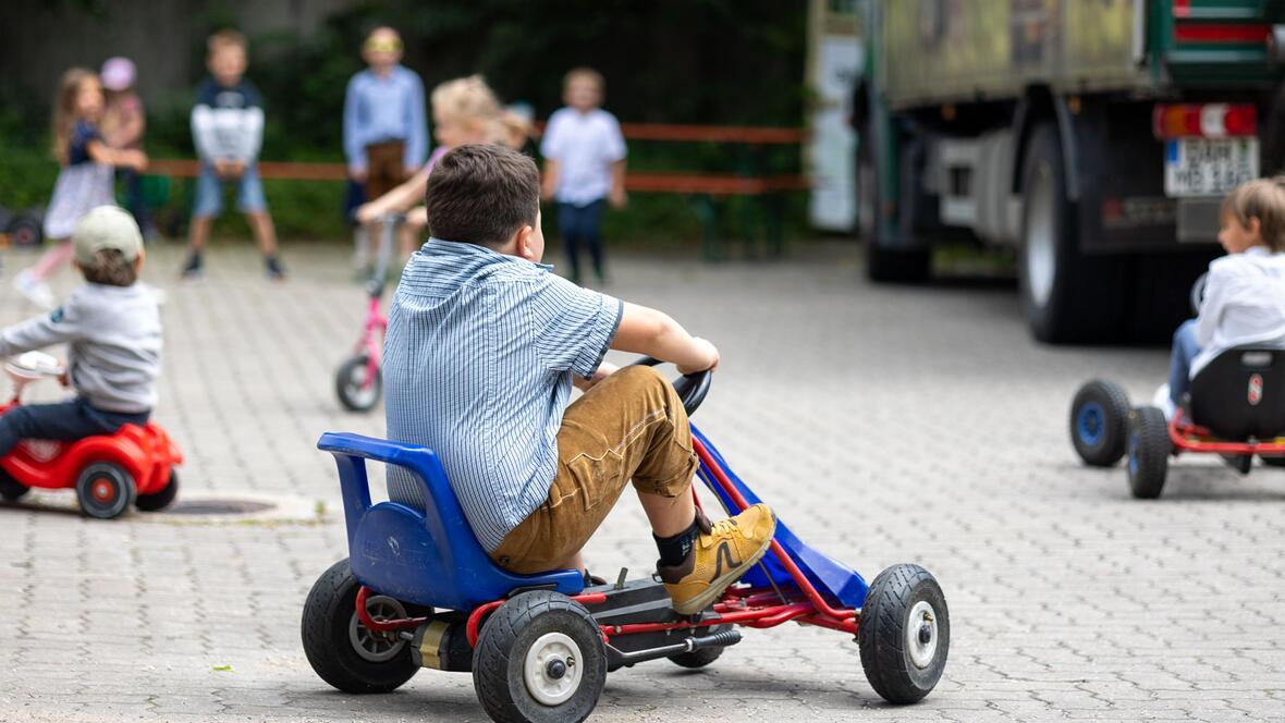 Beim anschließenden Pfarrfest war auch für die Kleinsten einiges geboten.