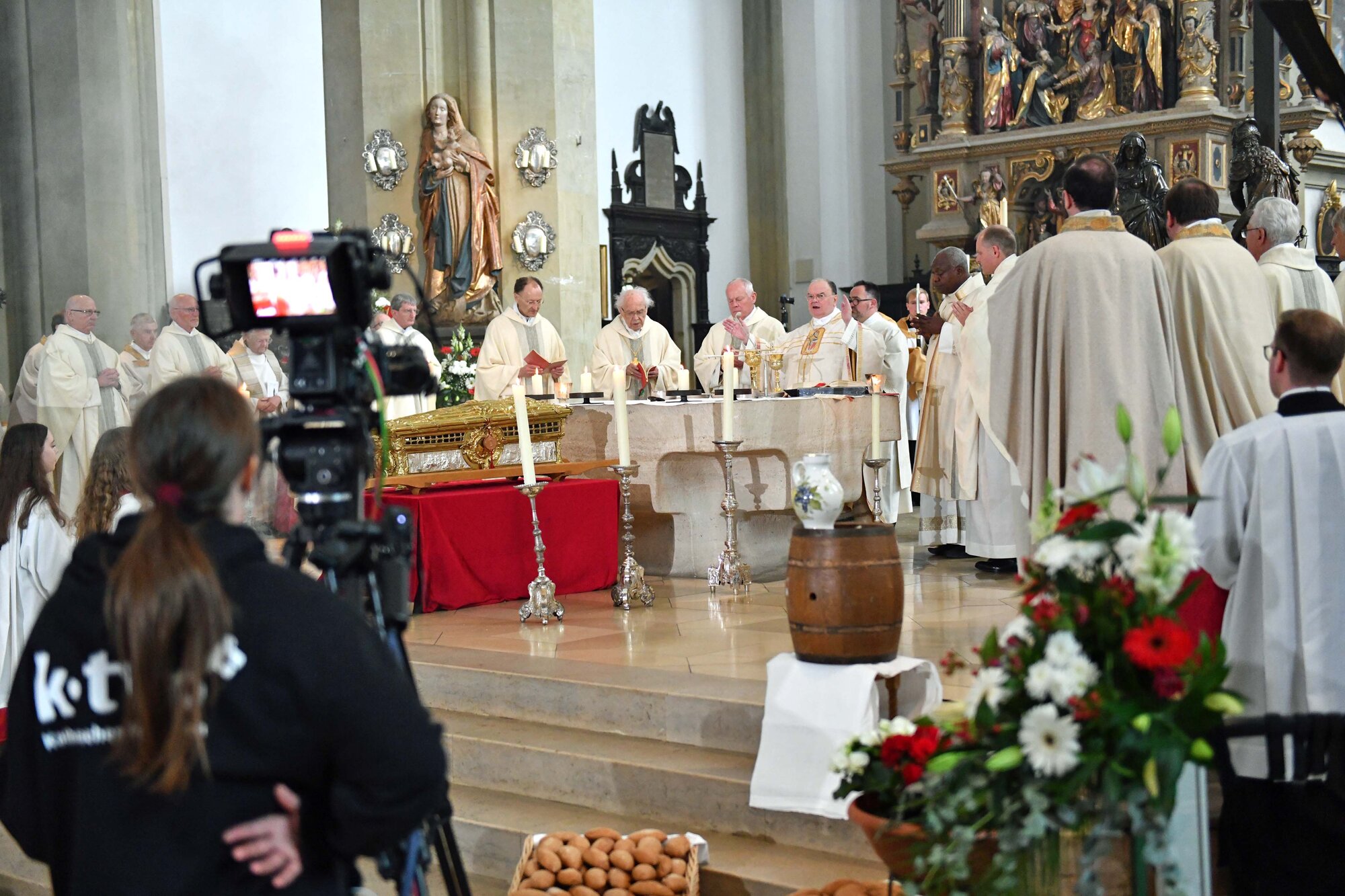 Festgottesdienst am Gedenktag des heiligen Ulrich (Foto Nicolas Schnall pba) 14