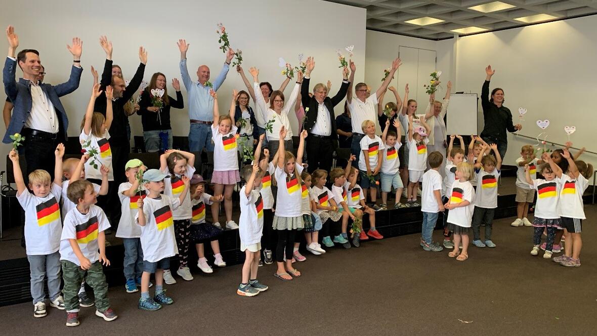 Die Tugenden des heiligen Ulrich kindgerecht zu thematisieren, war Ziel des Wandertheaters. Seinen Abschluss fand das Projekt bei einer Aufführung im Haus Sankt Ulrich. (Fotos: PG Klosterlechfeld) 