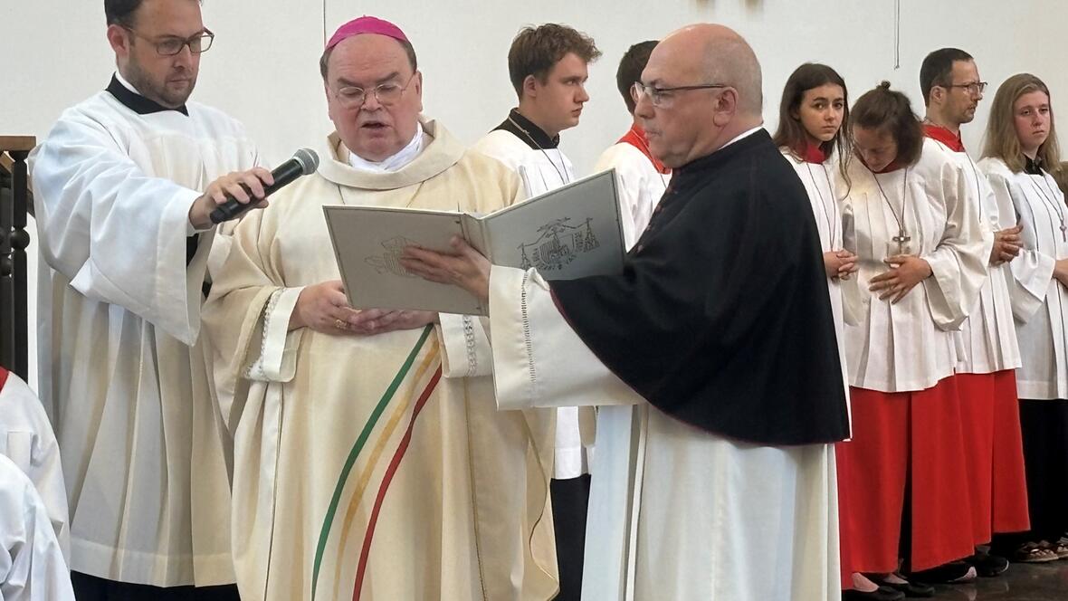 Auch das Weihwasser wurde gesegnet. 