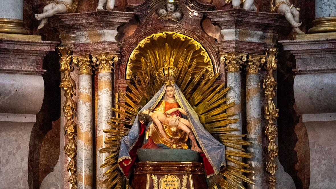 Das Gnadenbild der schmerzhaften Muttergottes in der Wallfahrtskirche Vilgertshofen (Fotos: Julian Schmidt / pba)