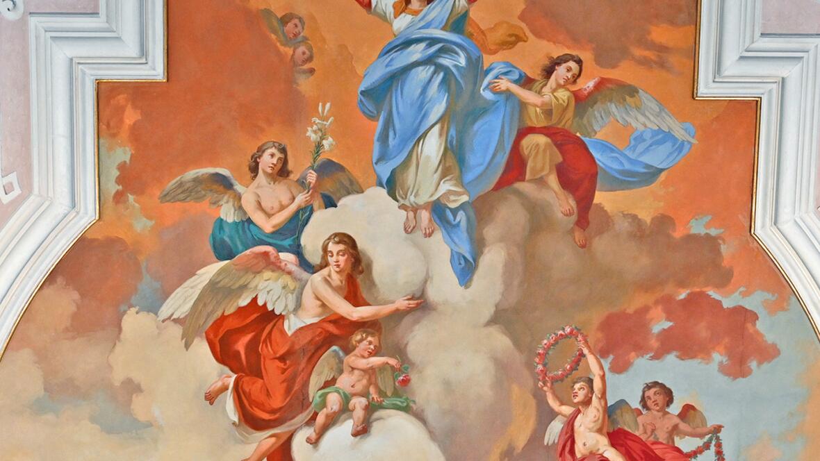 Die frisch renovierte Kirche als Abbild des strahlenden Himmels. (Fotos: Leander Stork / pba)