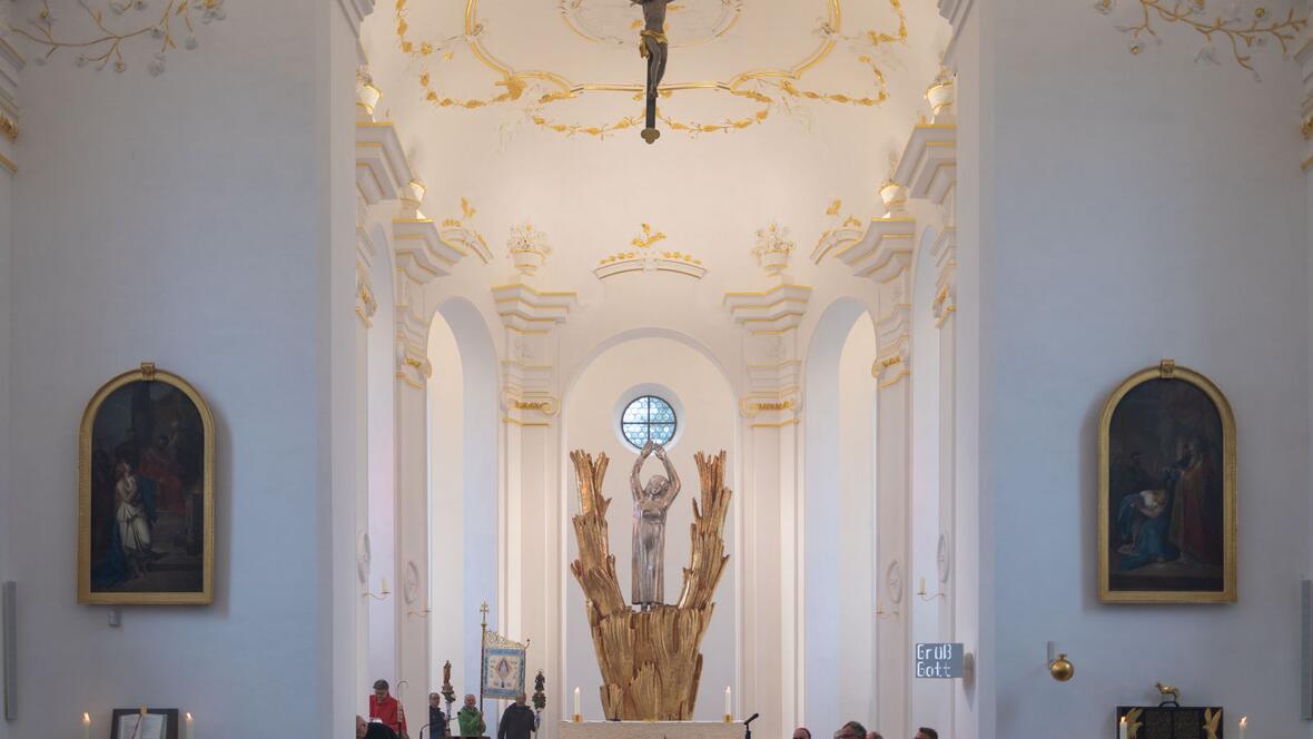 Nach dreijähriger Sanierung wiedereröffnet: Die Wallfahrtskirche St. Afra im Felde bei Friedberg (Fotos: Julian Schmidt / pba)
